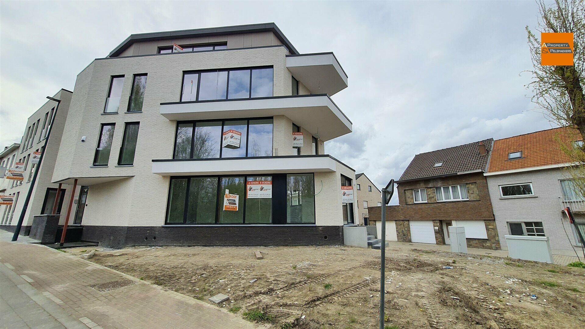 Appartementsgebouw te koop in SINT-STEVENS-WOLUWE