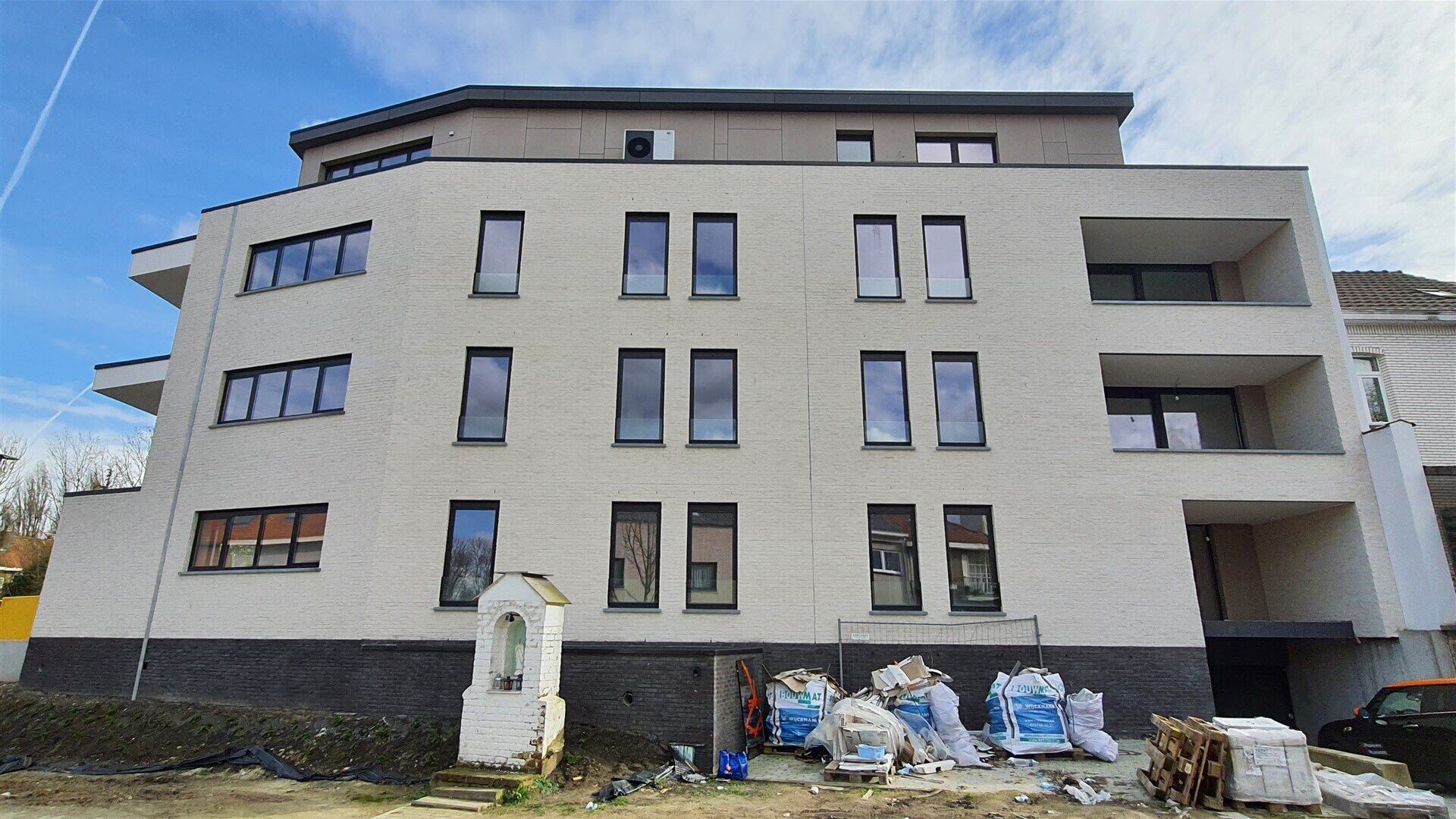 Appartementsgebouw te koop in SINT-STEVENS-WOLUWE