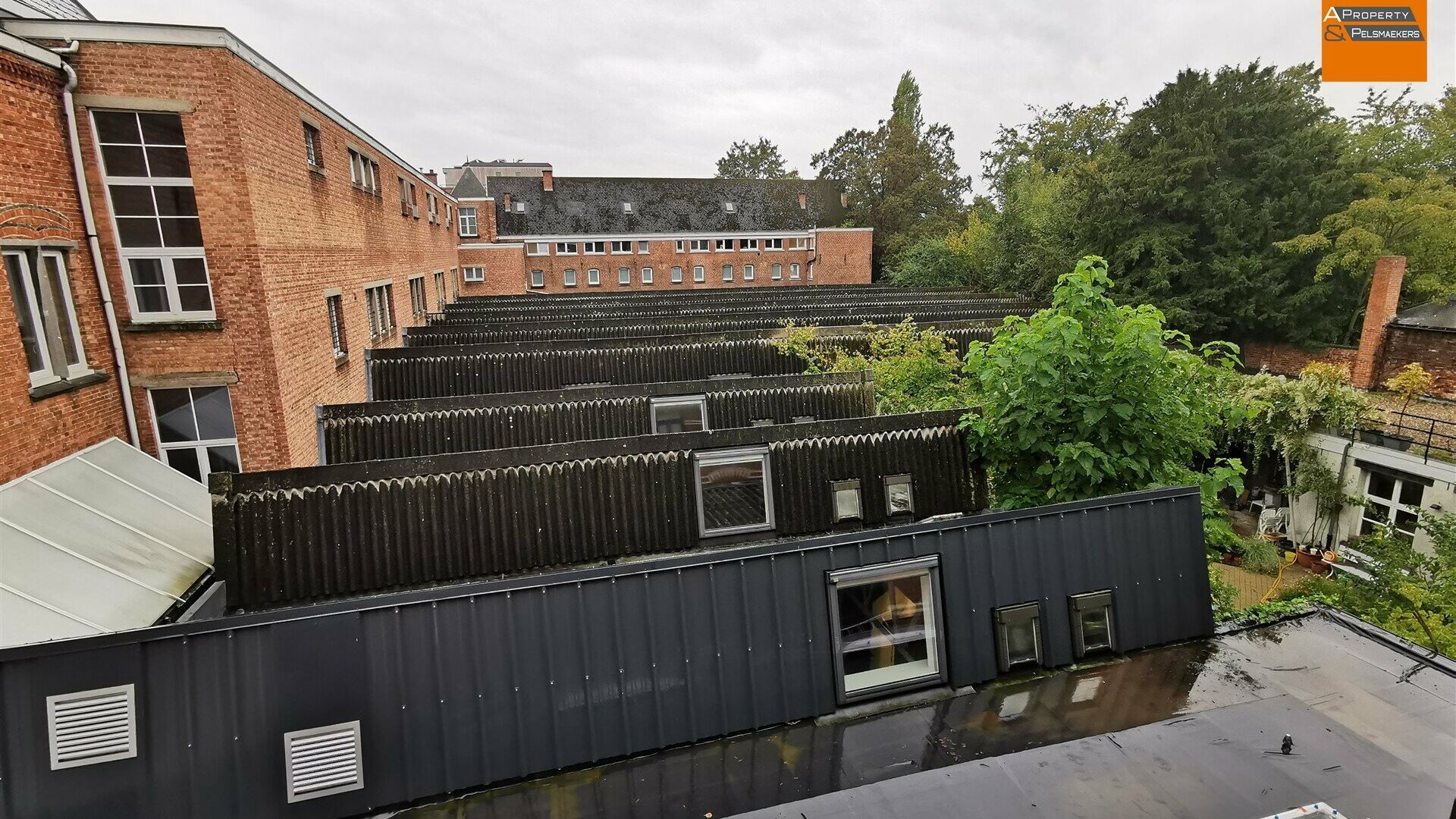 Bureelgebouw te koop in LEUVEN