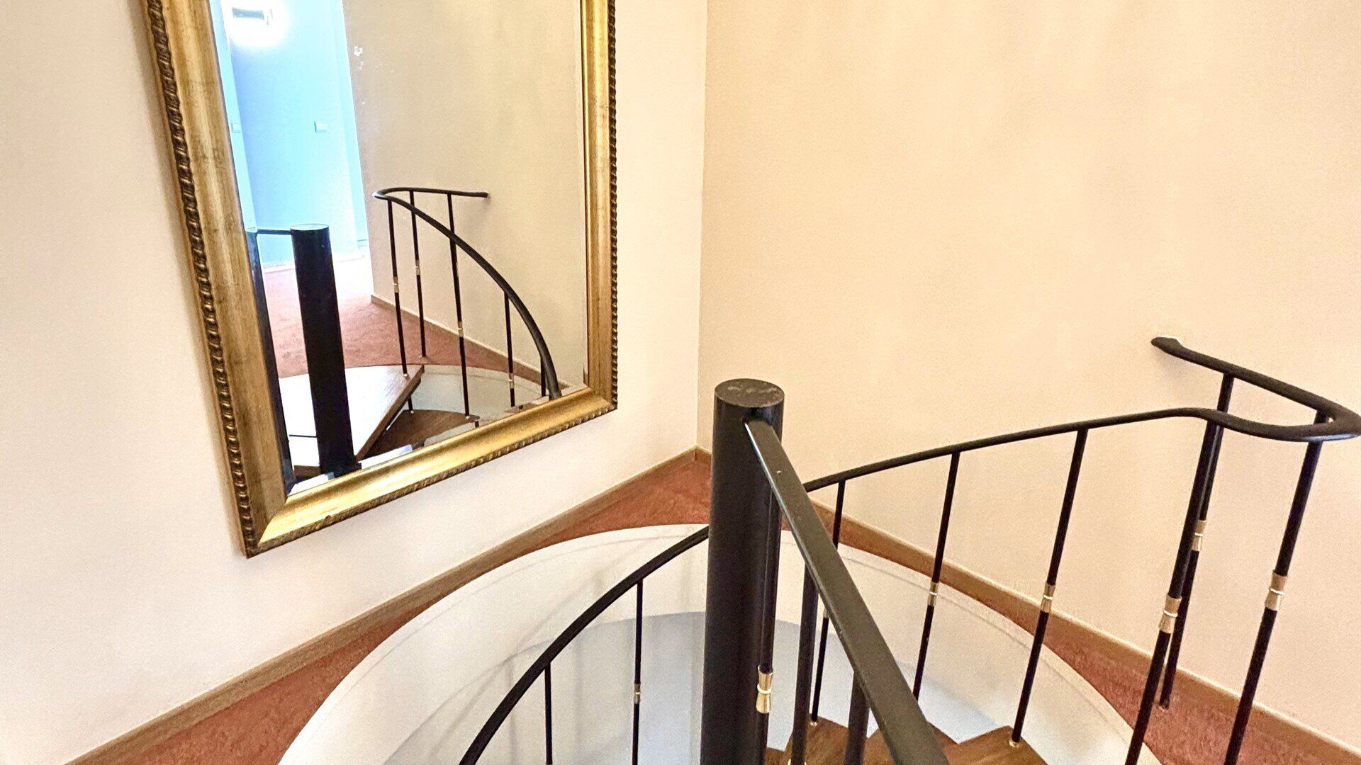 Call floor for sale in NOSSEGEM