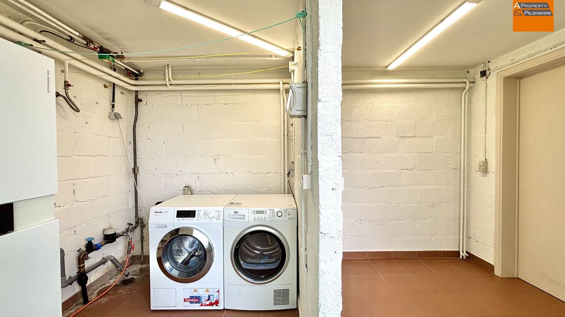 Call floor for sale in NOSSEGEM