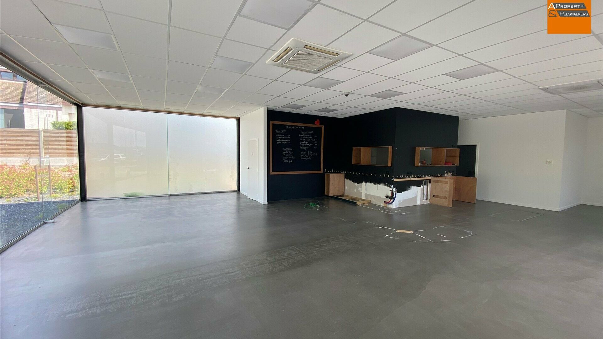 Commercial building for rent in HEVERLEE