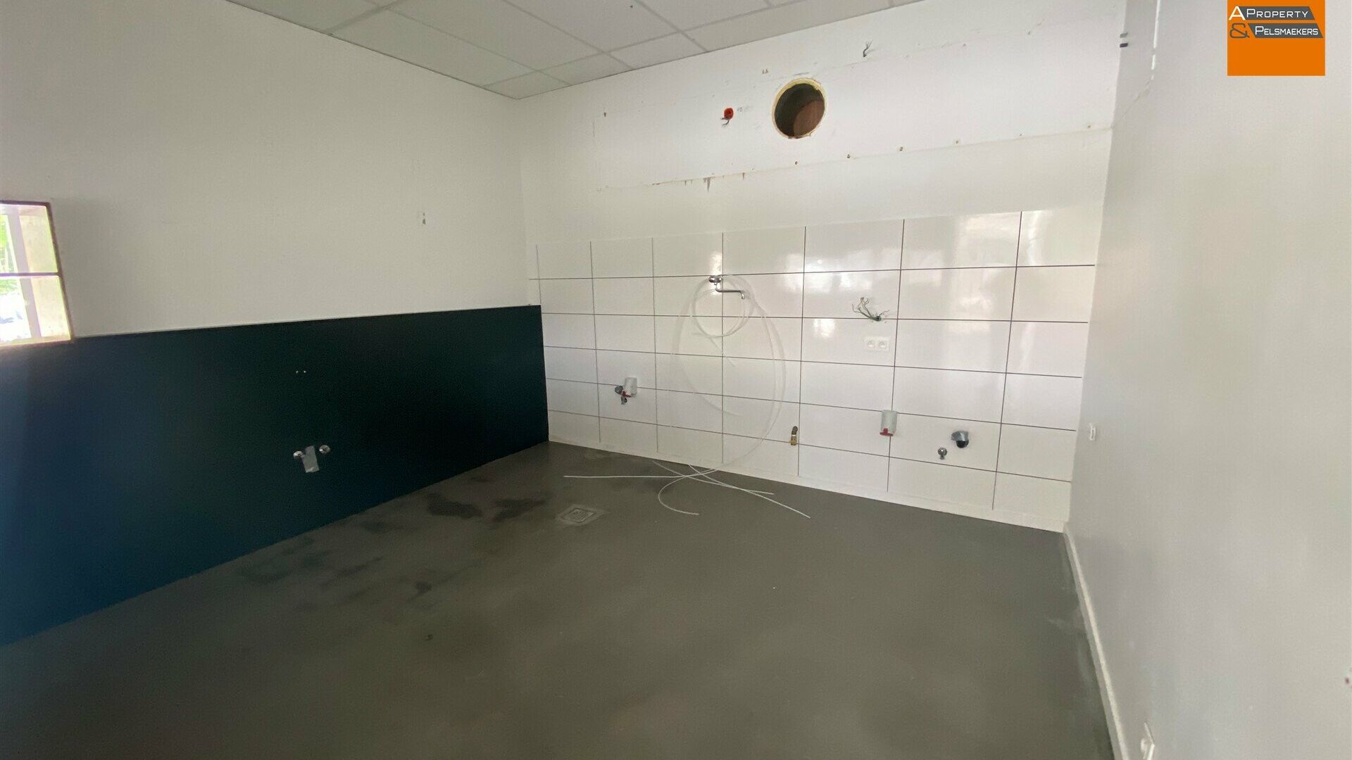 Commercial building for rent in HEVERLEE