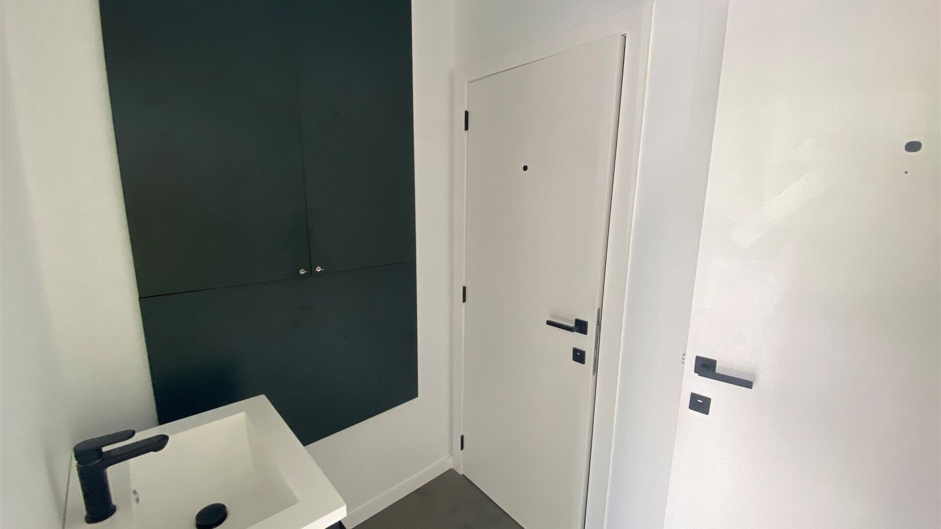 Commercial building for rent in HEVERLEE