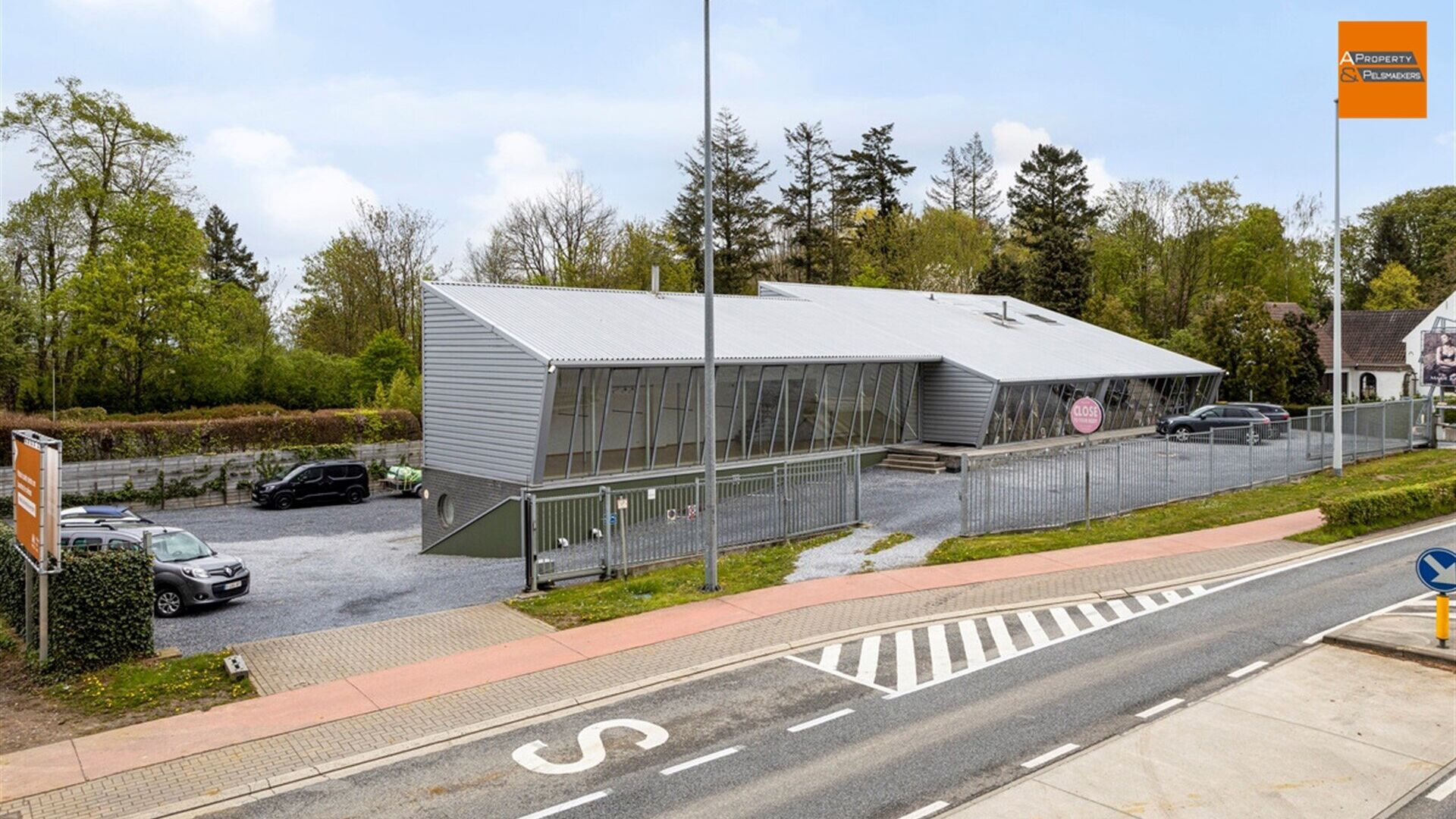 Commercieel gebouw te koop in WINKSELE
