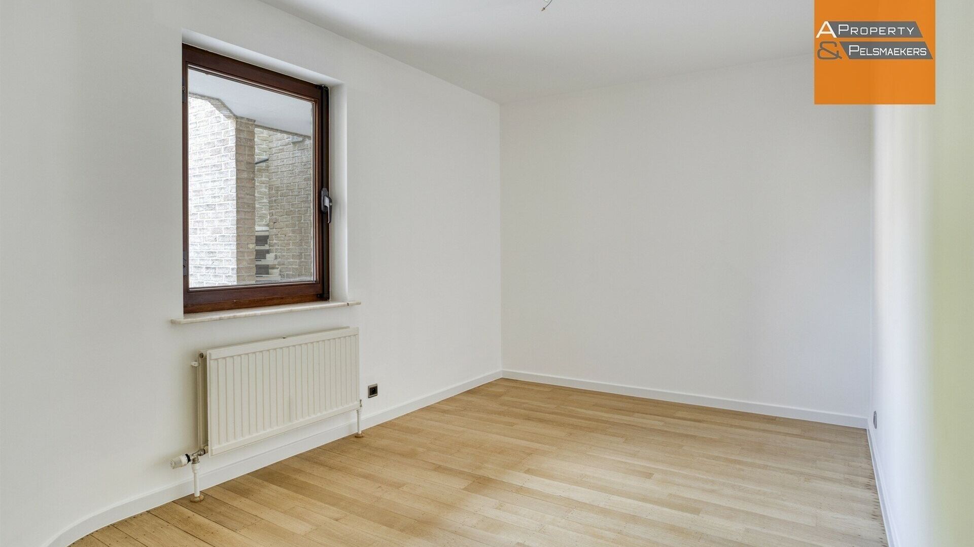 Gelijkvloers te koop in SINT-STEVENS-WOLUWE