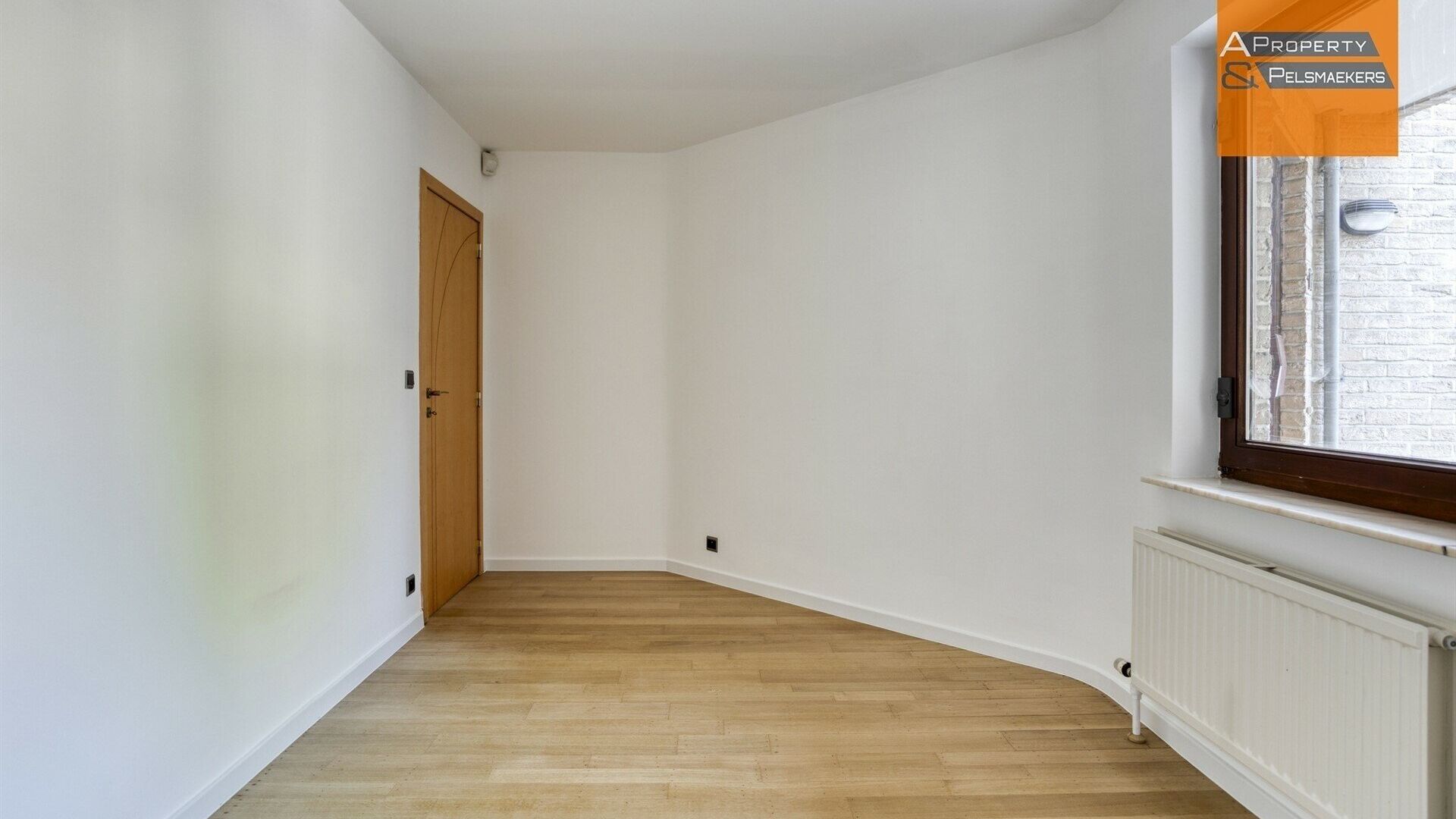 Gelijkvloers te koop in SINT-STEVENS-WOLUWE