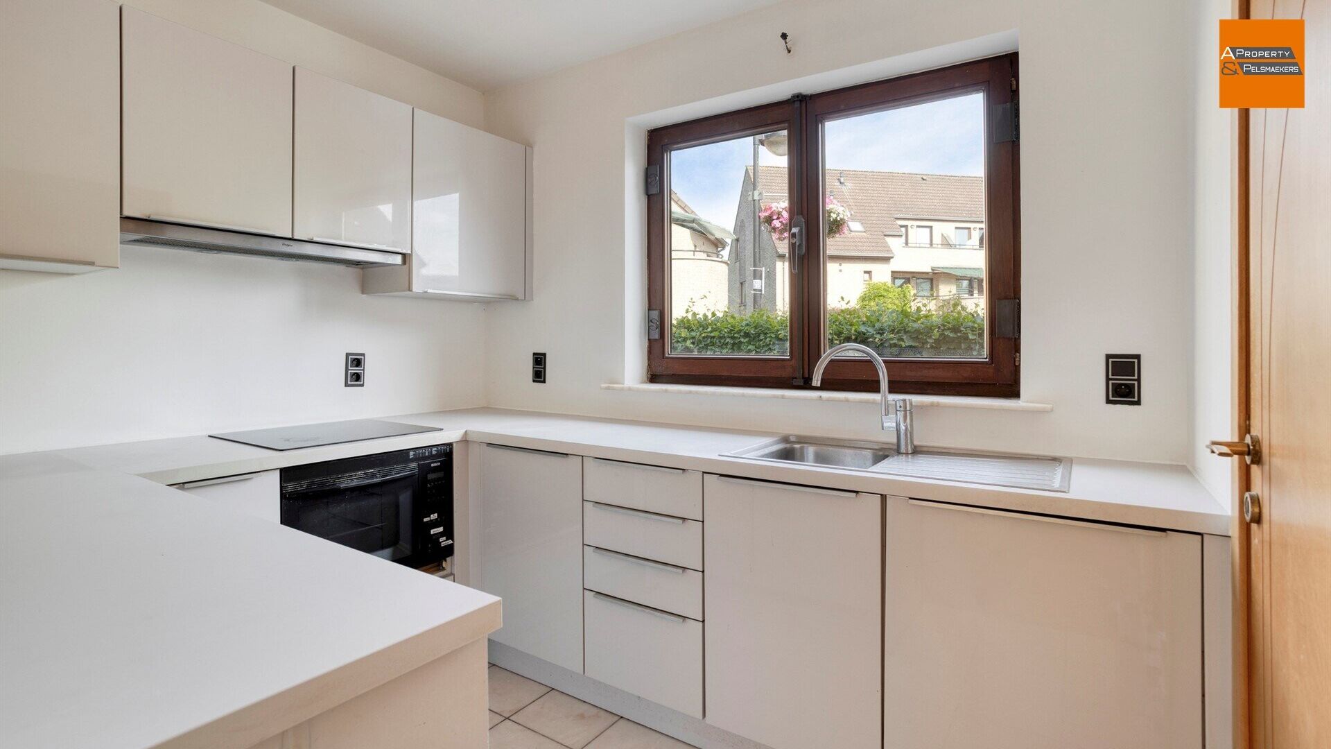 Ground floor for sale in SINT-STEVENS-WOLUWE