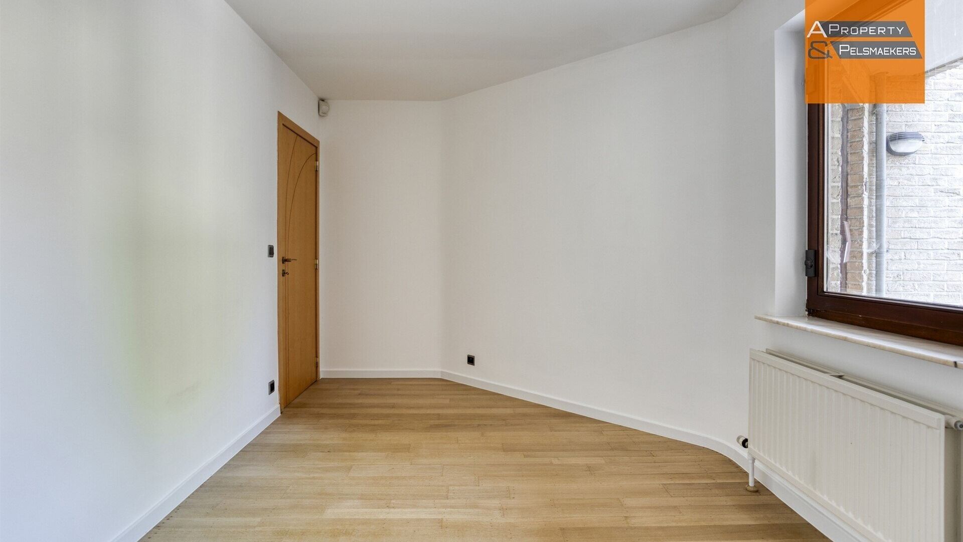 Ground floor for sale in SINT-STEVENS-WOLUWE