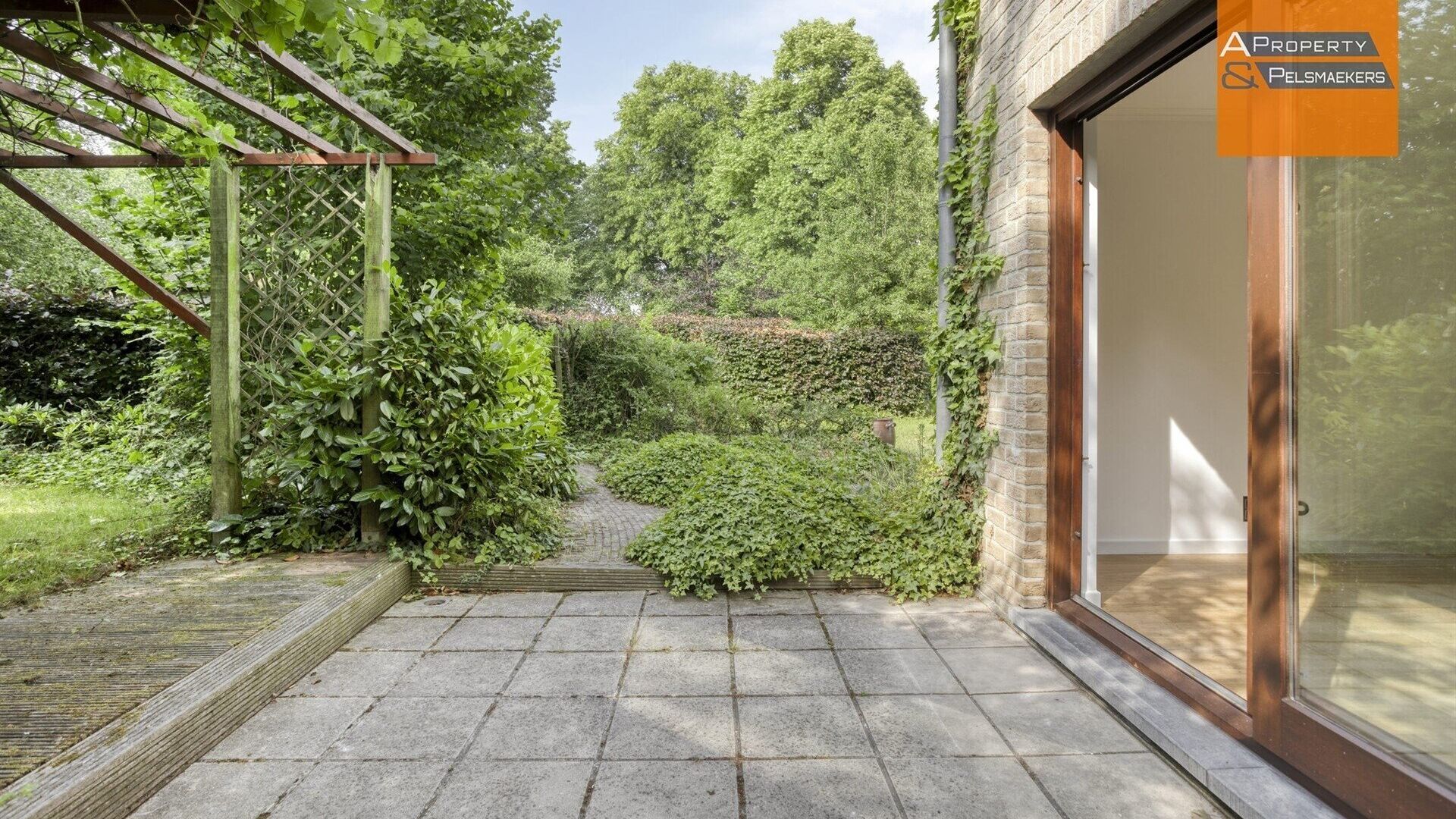 Ground floor for sale in SINT-STEVENS-WOLUWE