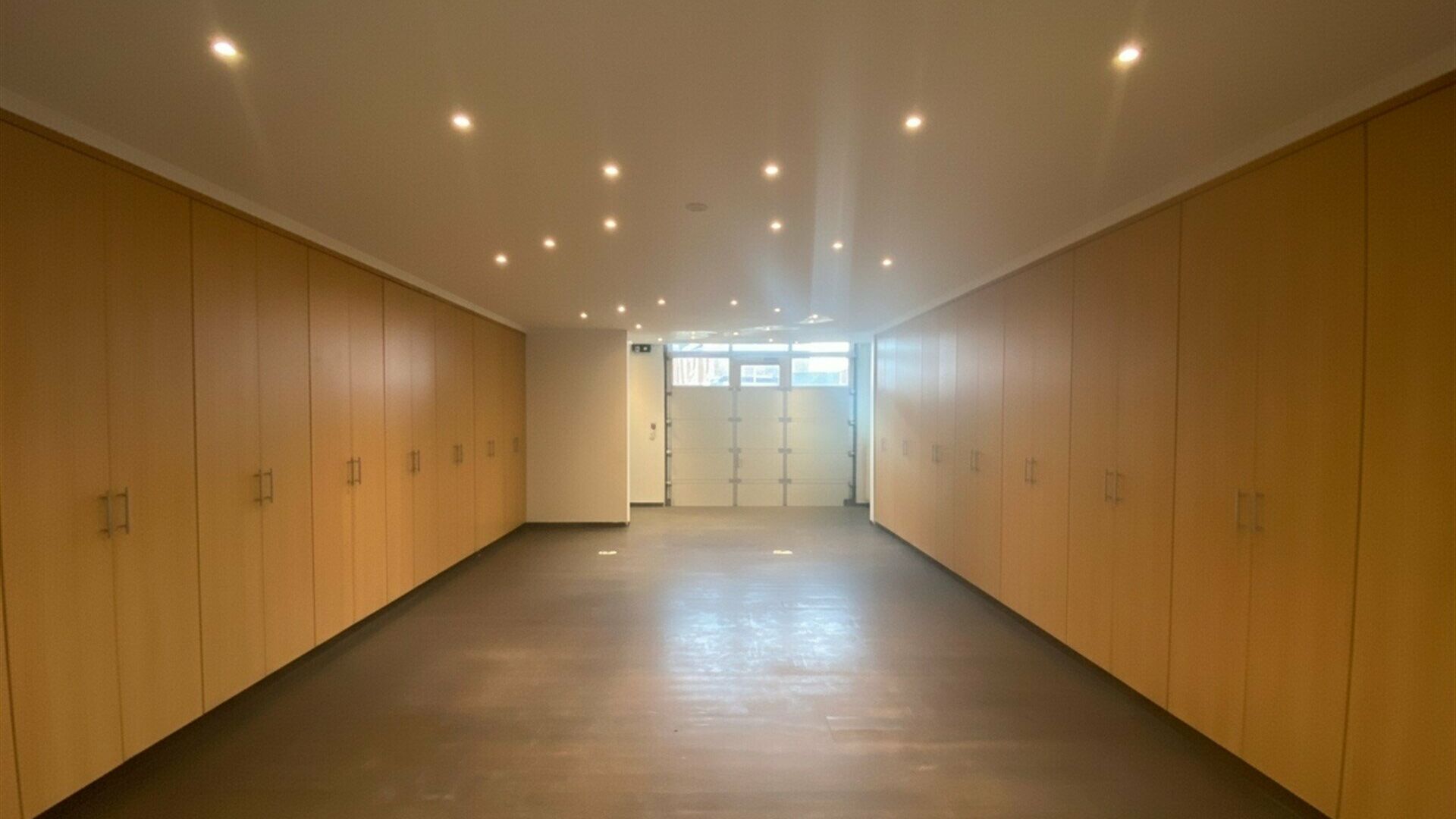 Immeuble commercial à louer à LEUVEN