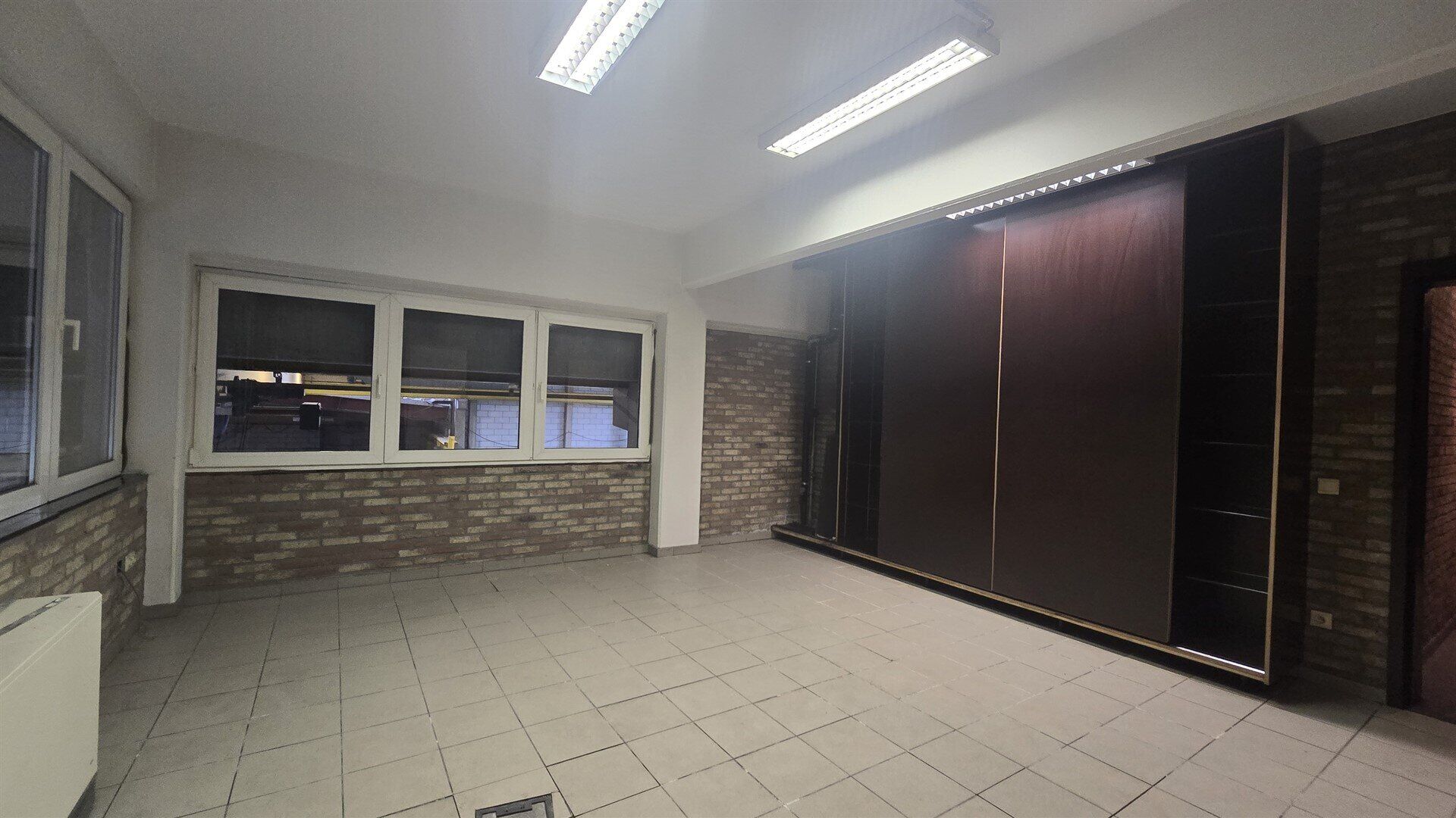 Magazijn te huur in BRUSSEL