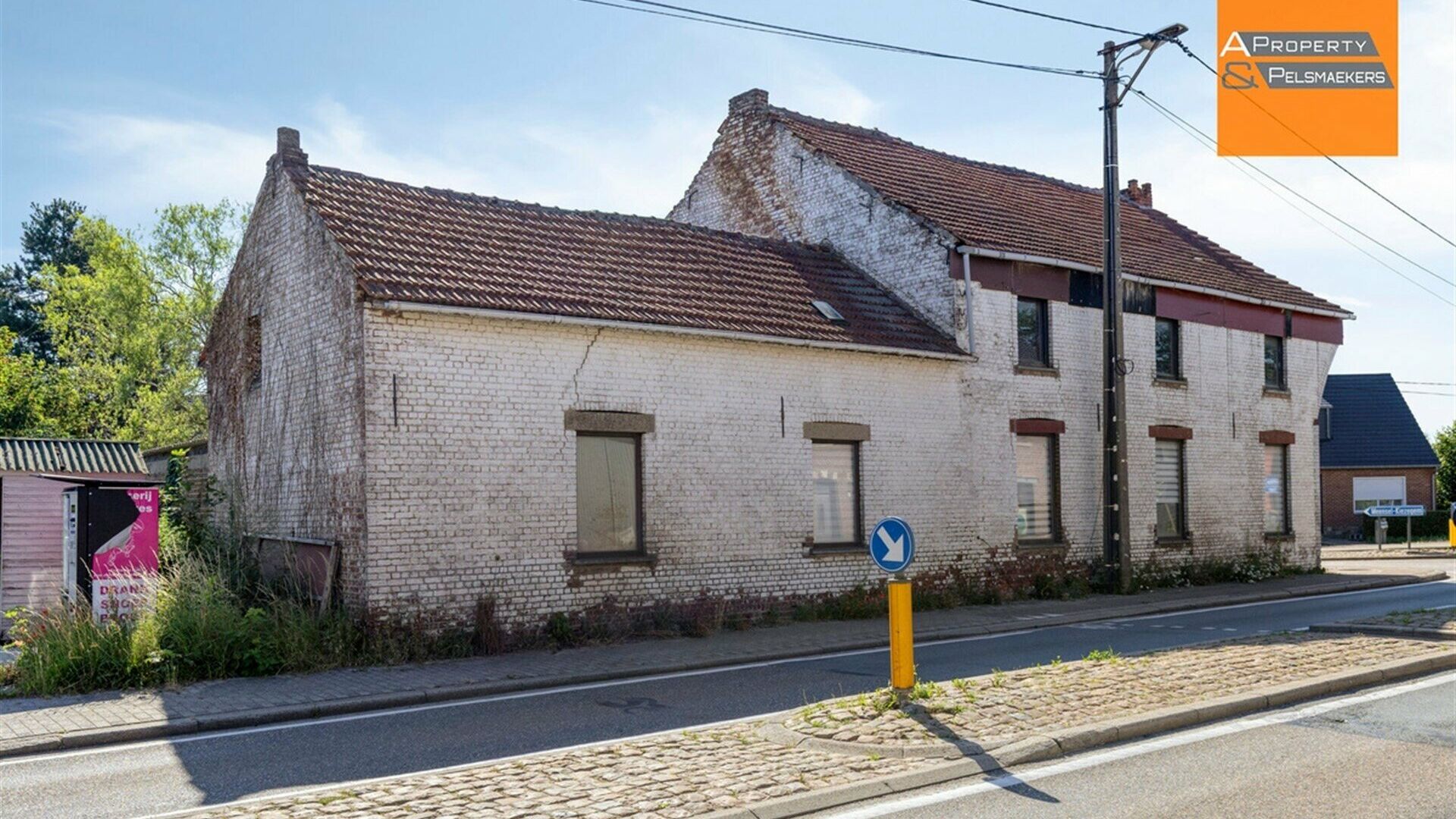 Mixed building for sale in LUBBEEK