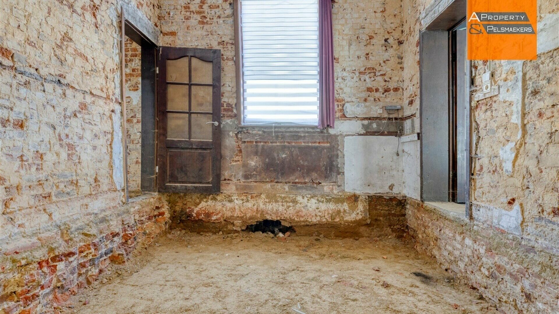Mixed building for sale in LUBBEEK
