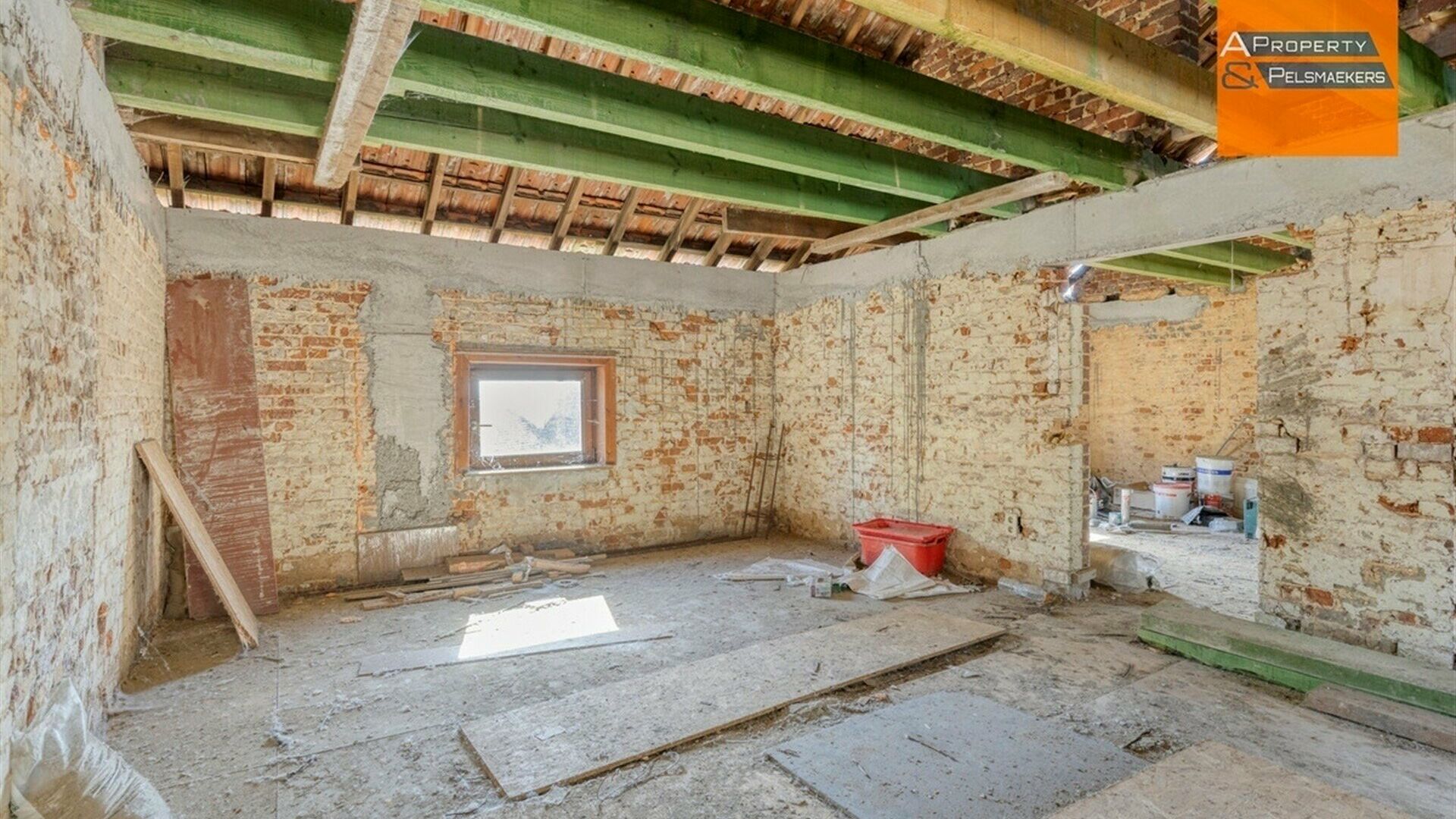 Mixed building for sale in LUBBEEK