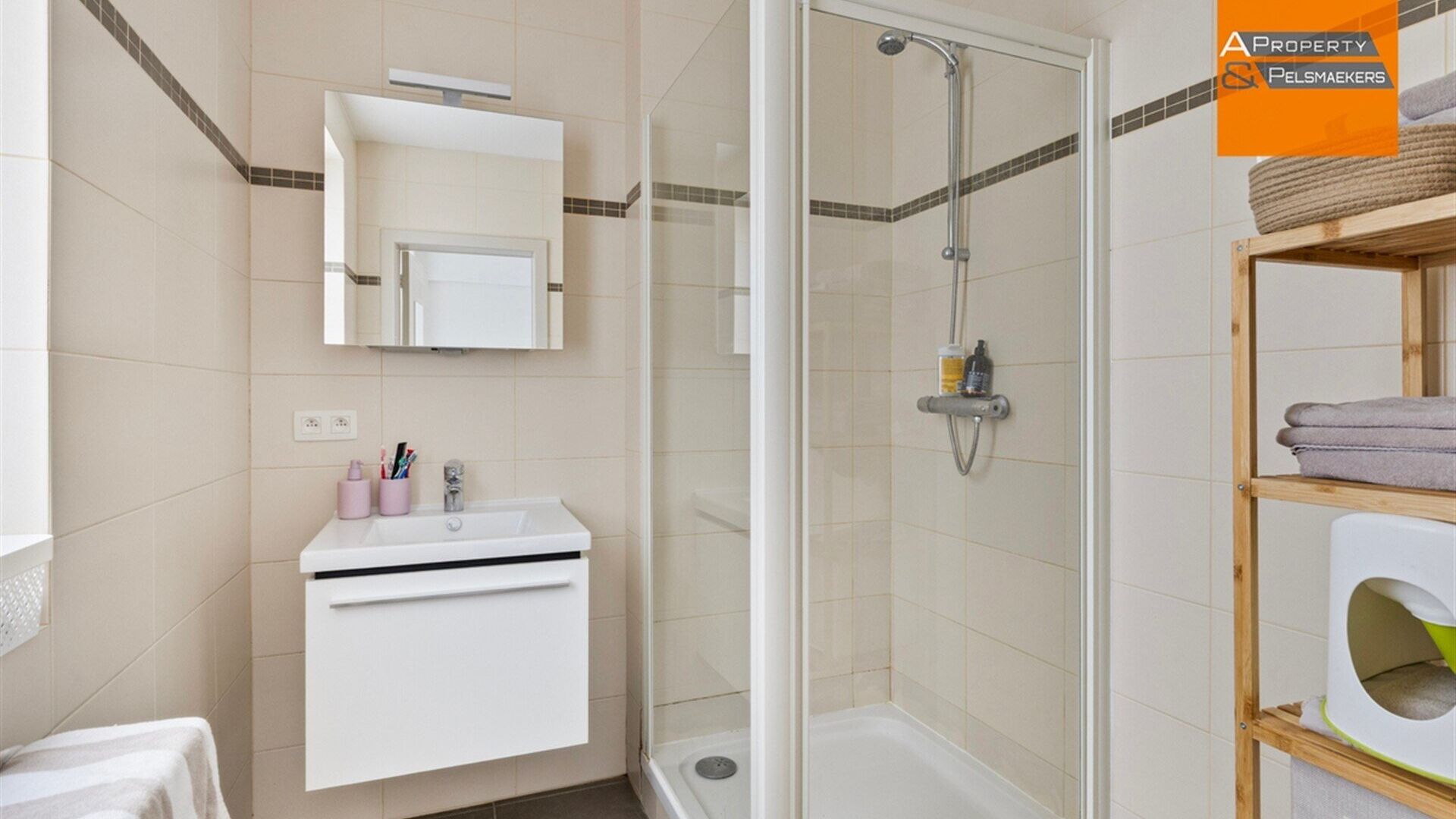 Opbrengsteigendom te koop in KRAAINEM