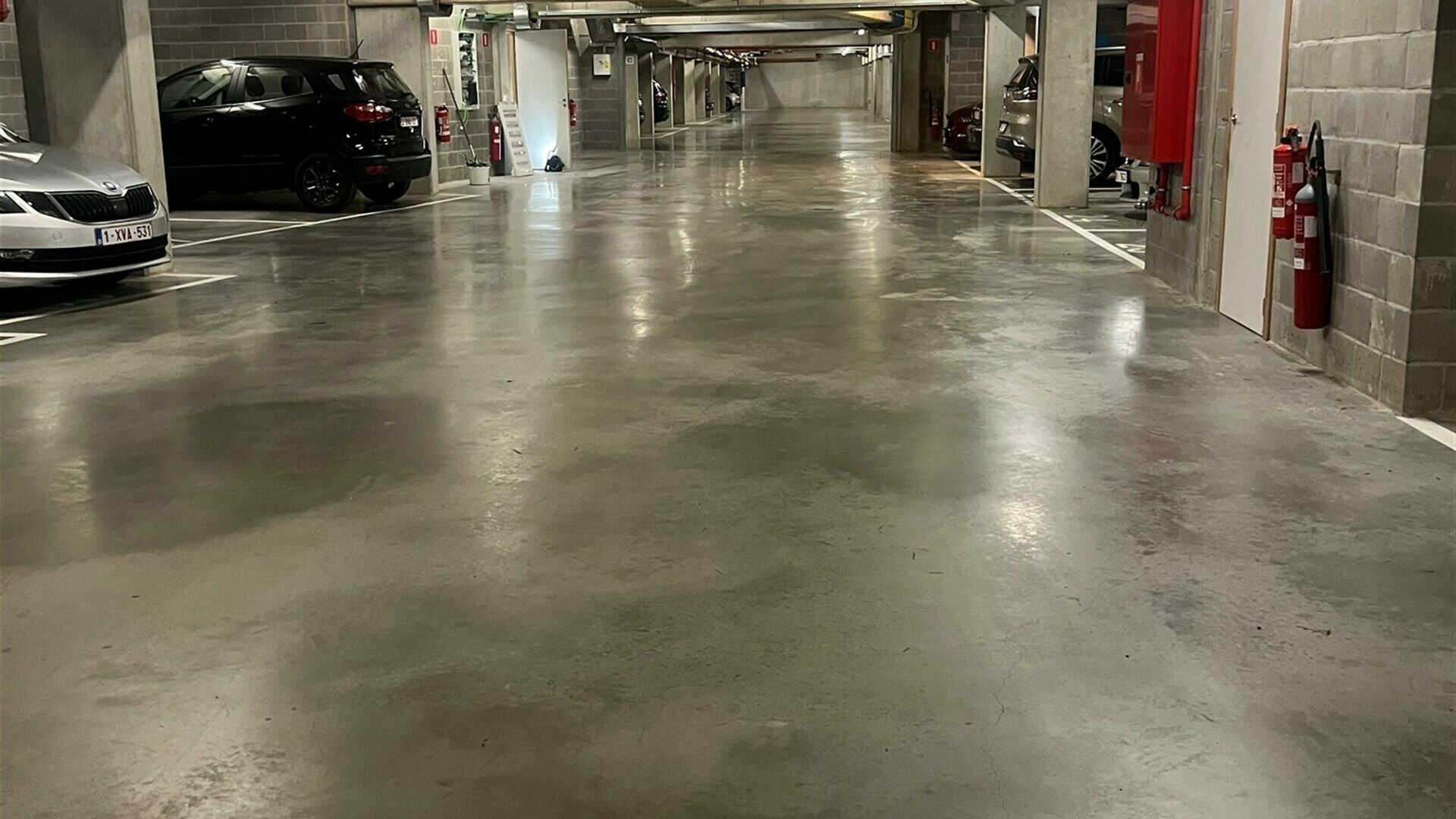 Parking - Binnenstaanplaats for rent in KORTENBERG