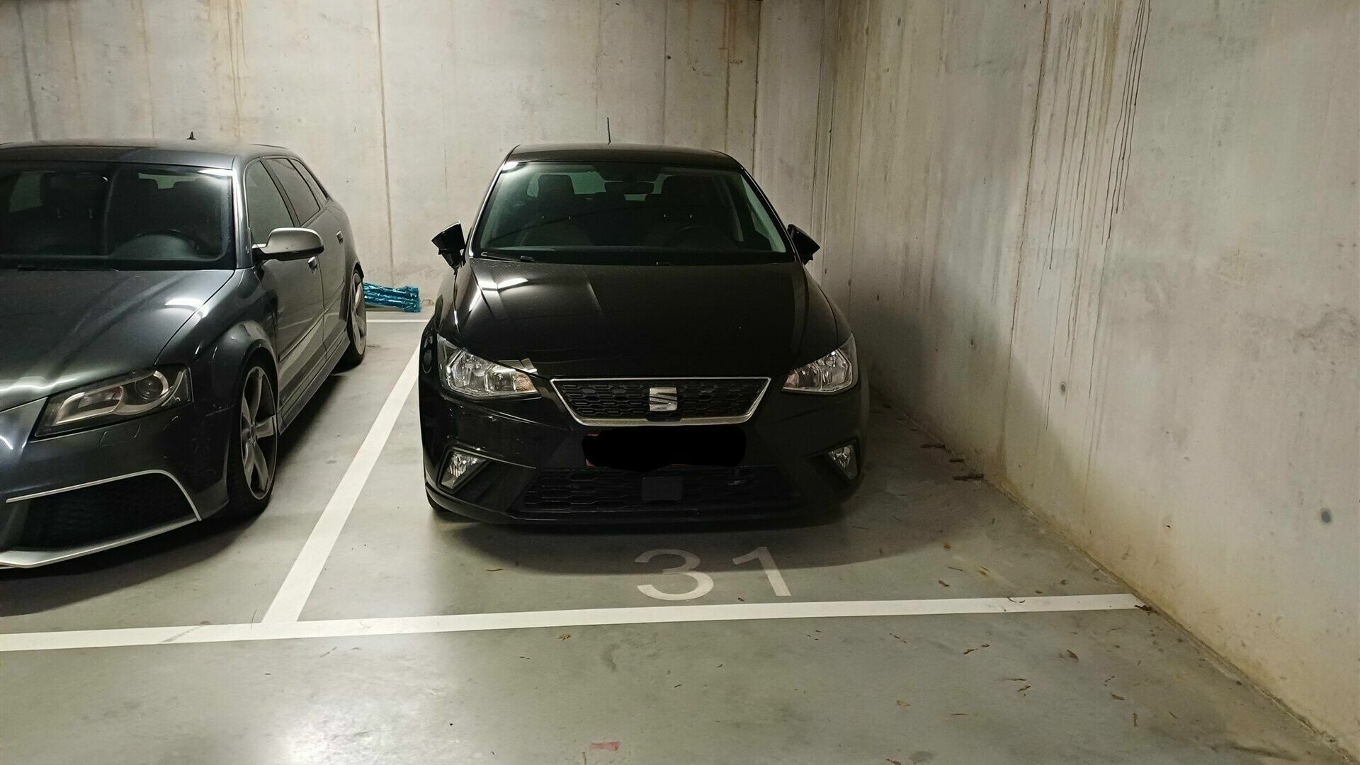 Parking - Binnenstaanplaats for rent in KORTENBERG