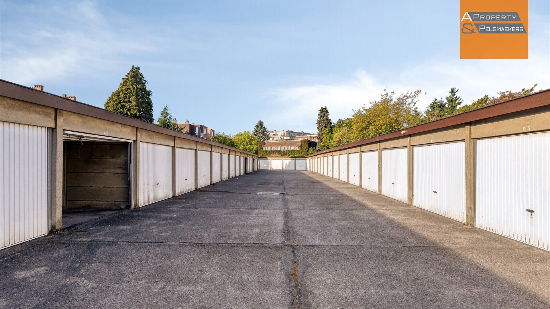 Parking - gesloten garagebox &agrave; vendre &agrave; ANDERLECHT