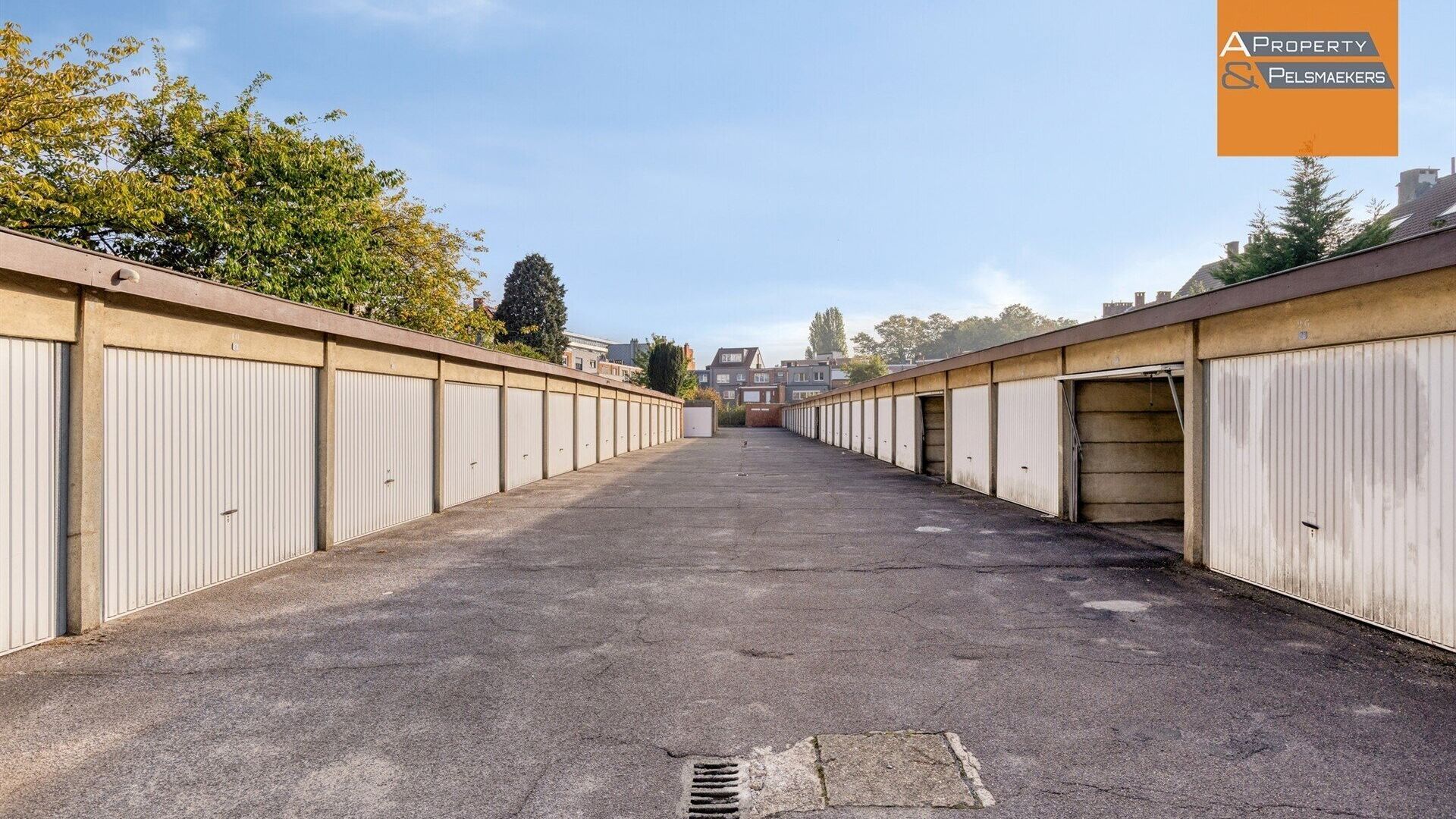 Parking - gesloten garagebox &agrave; vendre &agrave; ANDERLECHT