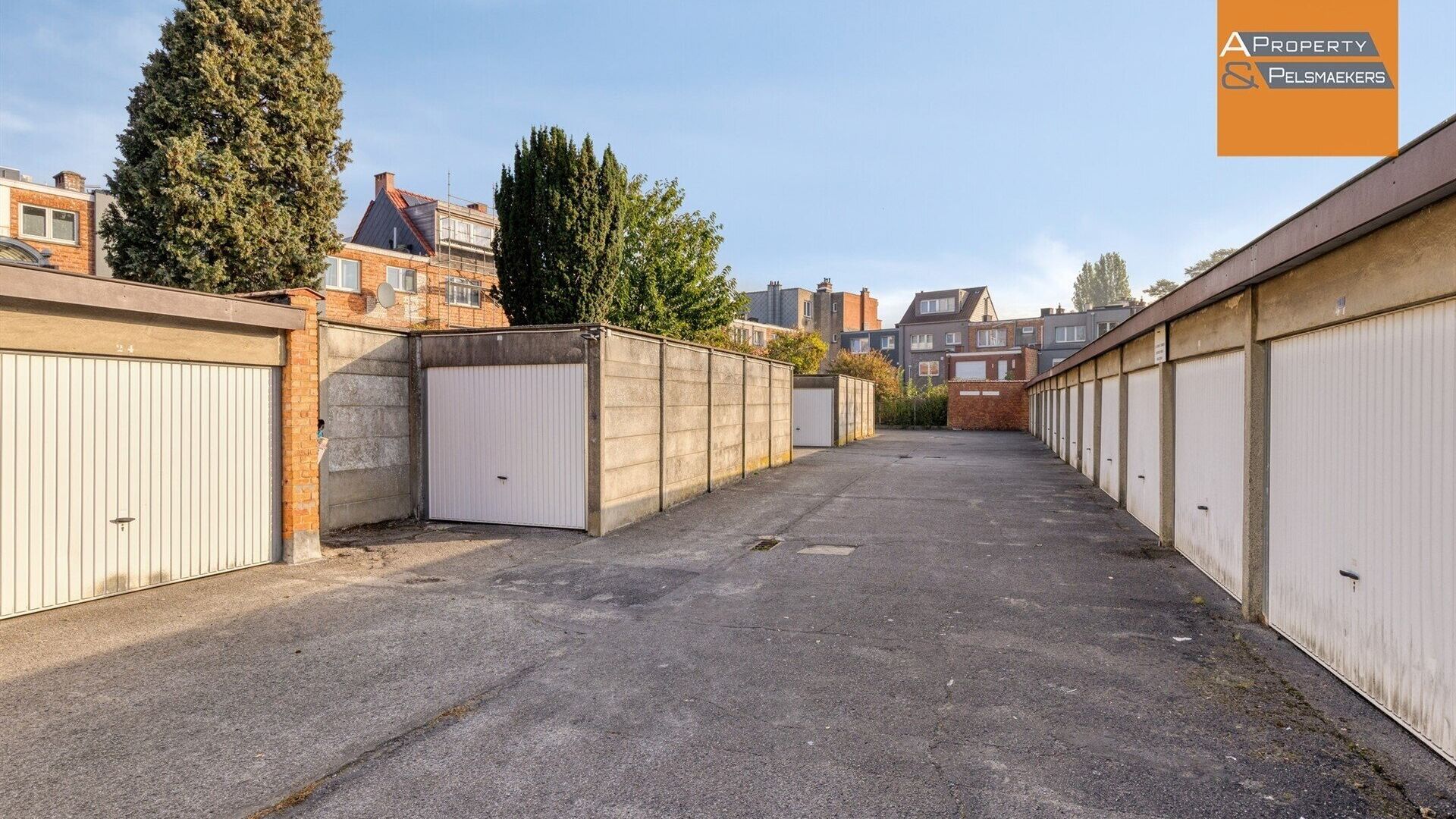 Parking - gesloten garagebox for sale in ANDERLECHT