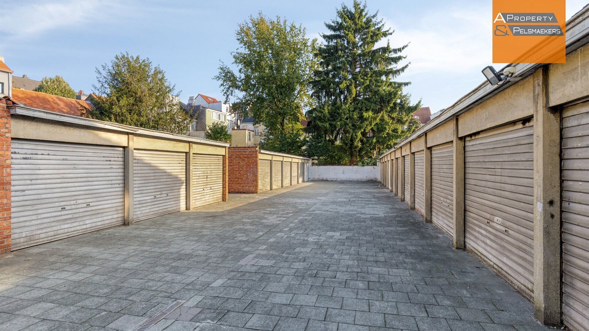 Parking - gesloten garagebox for sale in ANDERLECHT