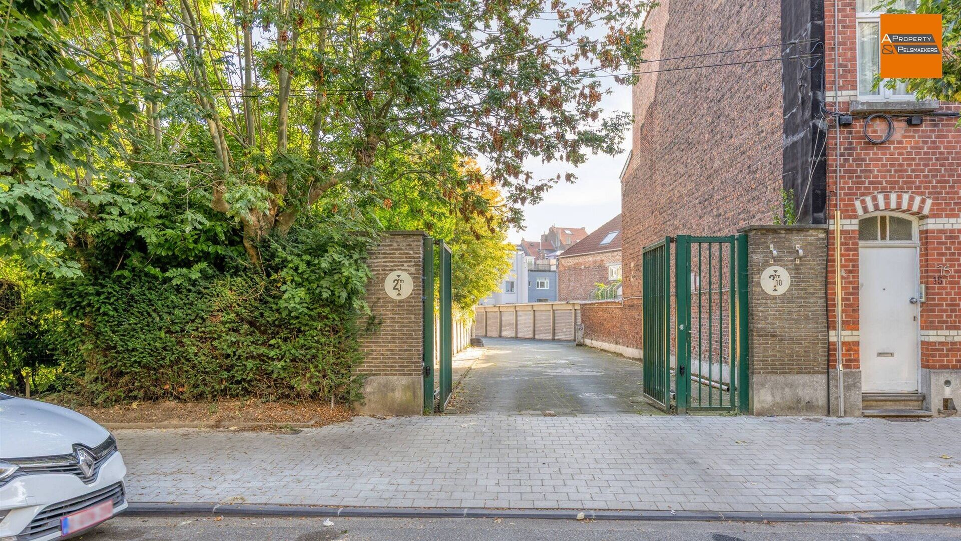 Parking - gesloten garagebox te koop in ANDERLECHT