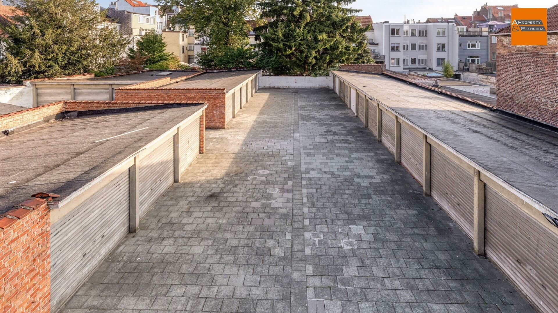 Parking - gesloten garagebox te koop in ANDERLECHT