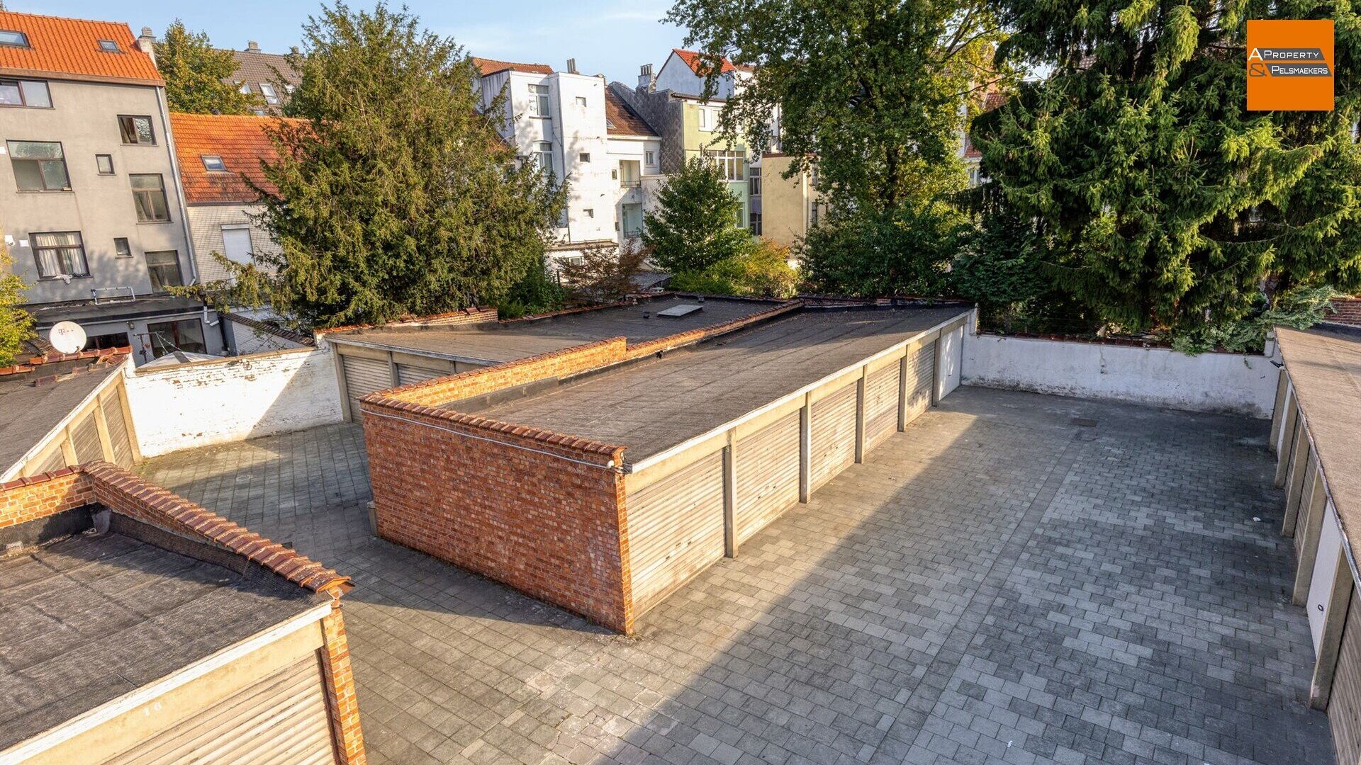 Parking - gesloten garagebox te koop in ANDERLECHT
