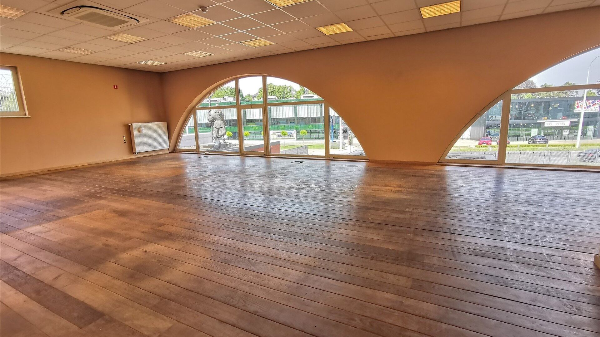 Retail space for rent in HERENT