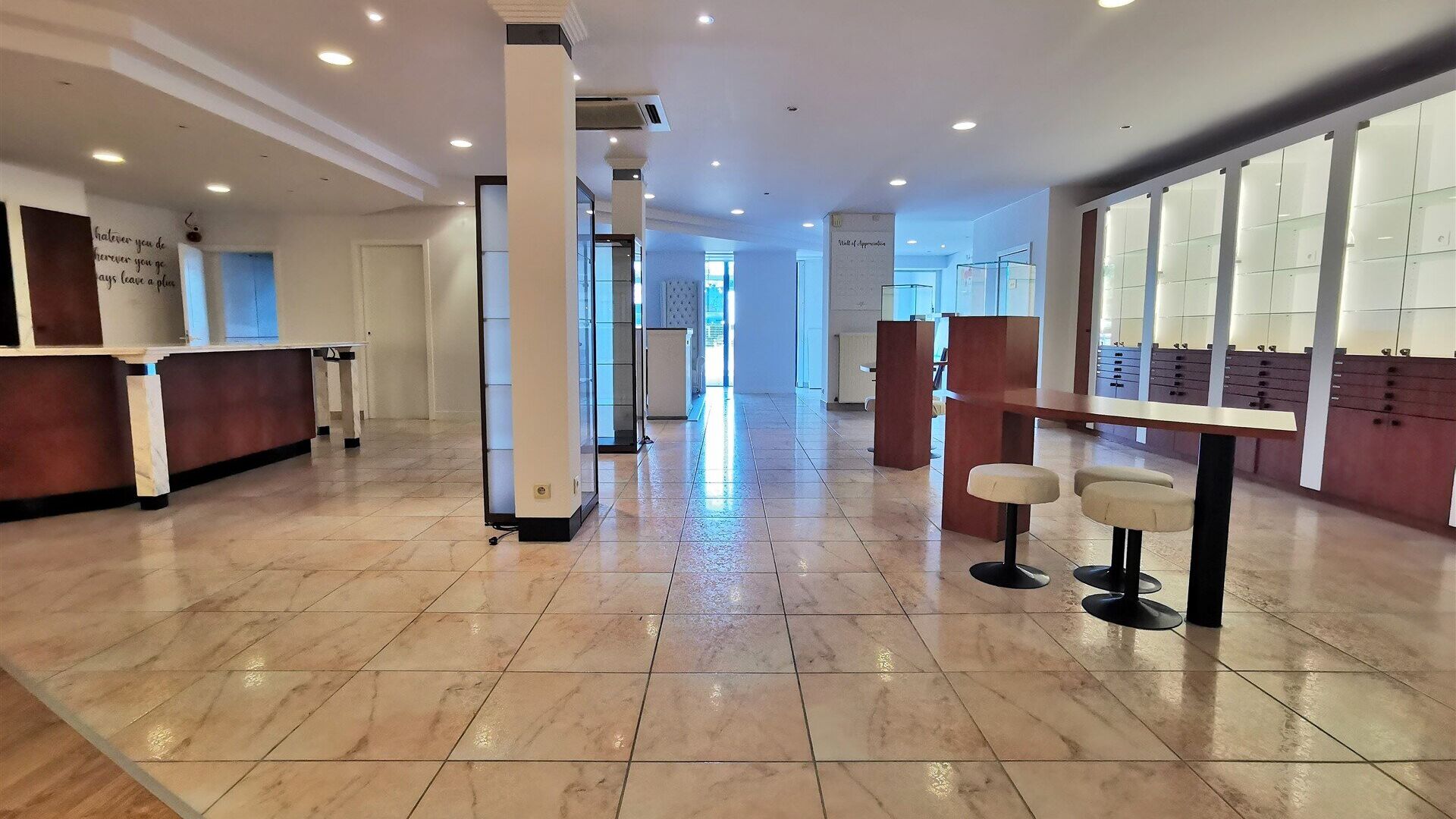 Retail space for rent in HERENT