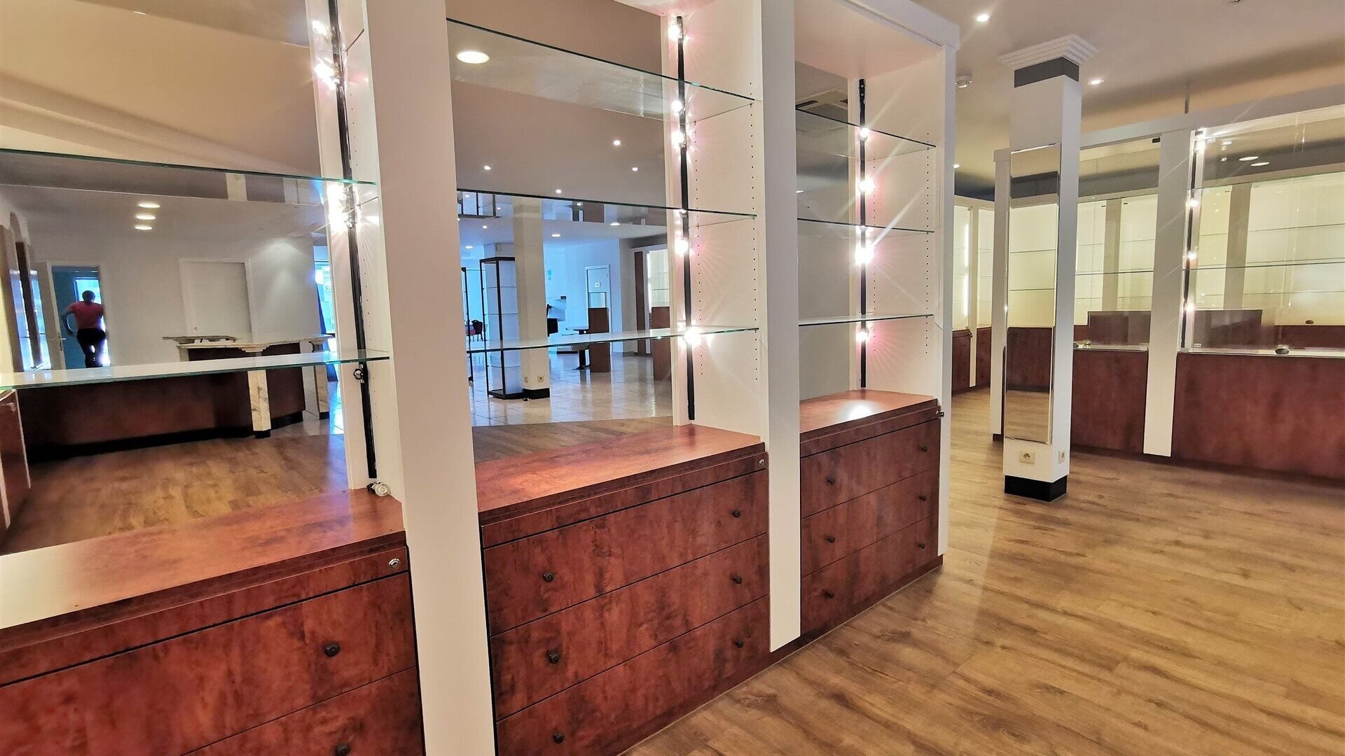 Retail space for rent in HERENT