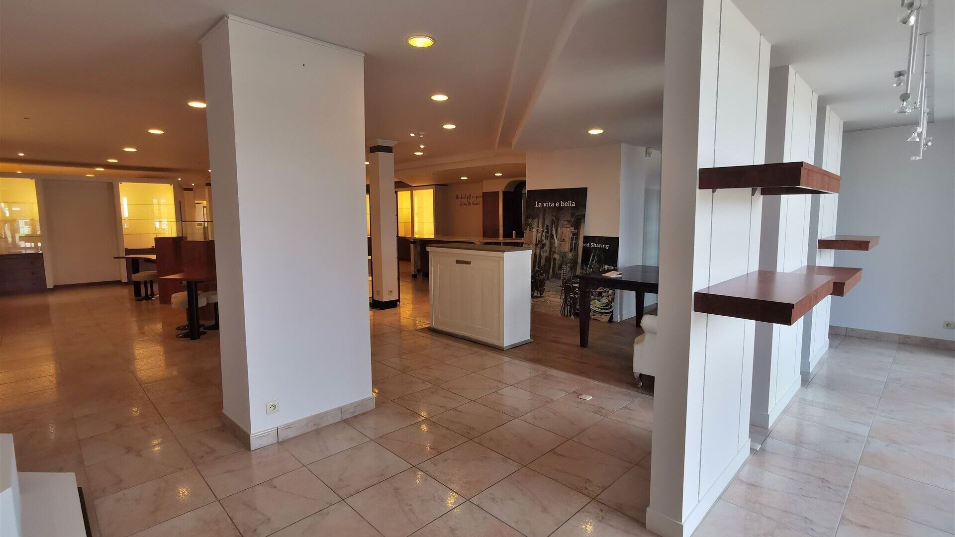 Retail space for rent in HERENT