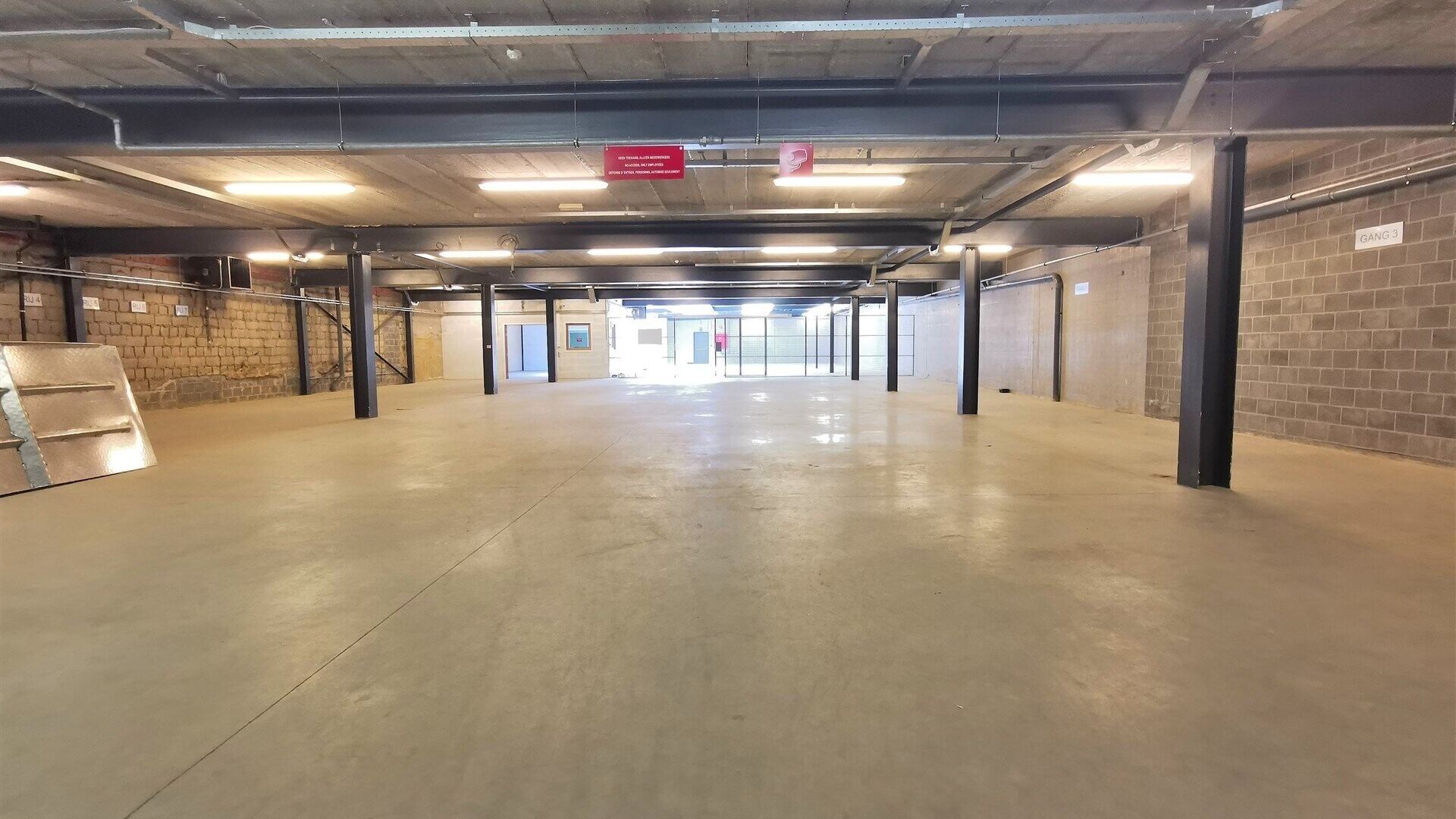 Retail space for rent in HERENT