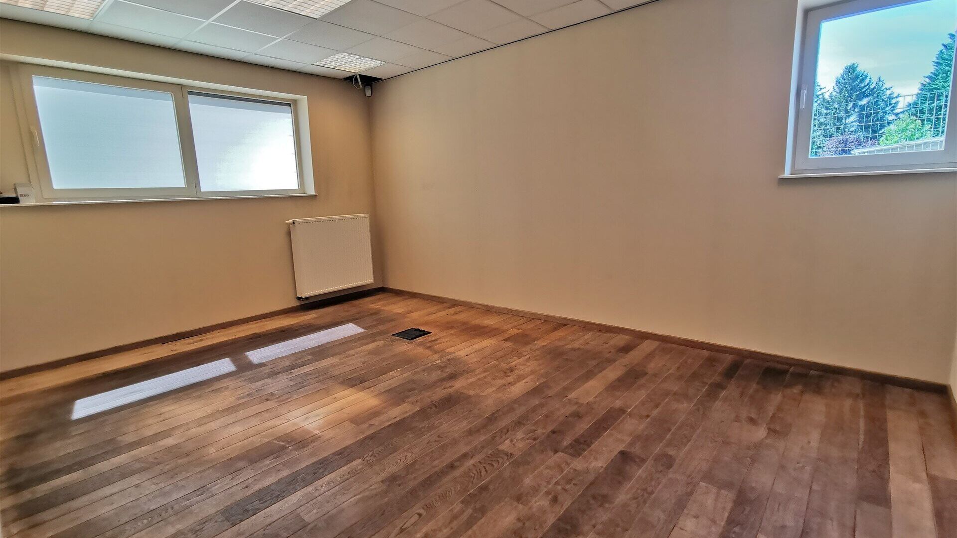 Retail space for rent in HERENT