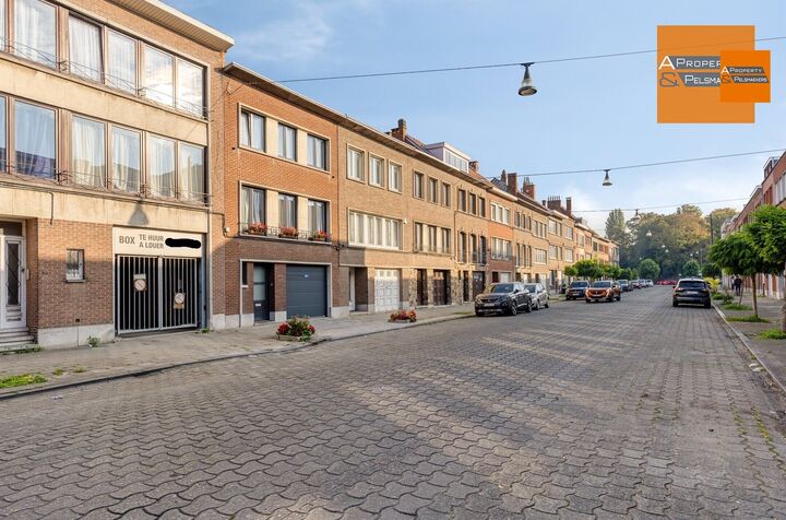 Parking - gesloten garagebox te koop in ANDERLECHT